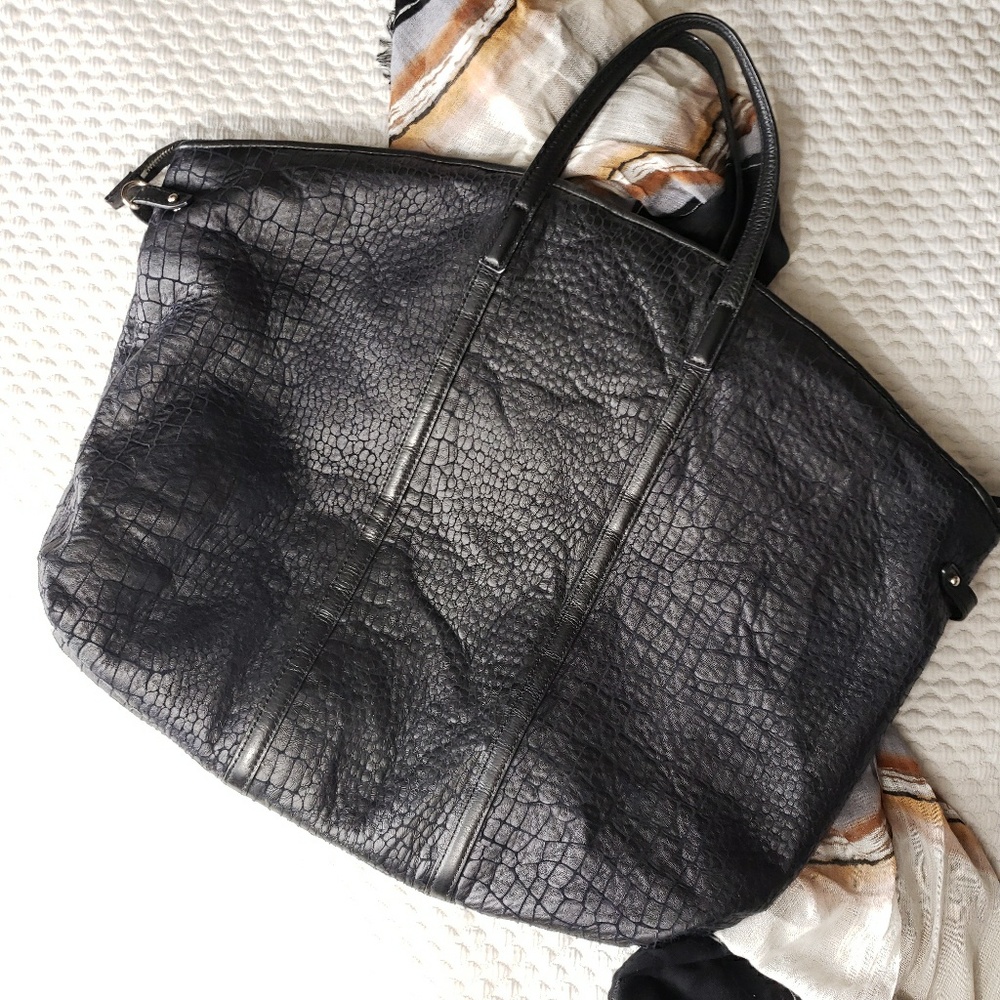 Kelsi Dagger Large Black Snakeskin Pattern Bag - Picture 1 of 7